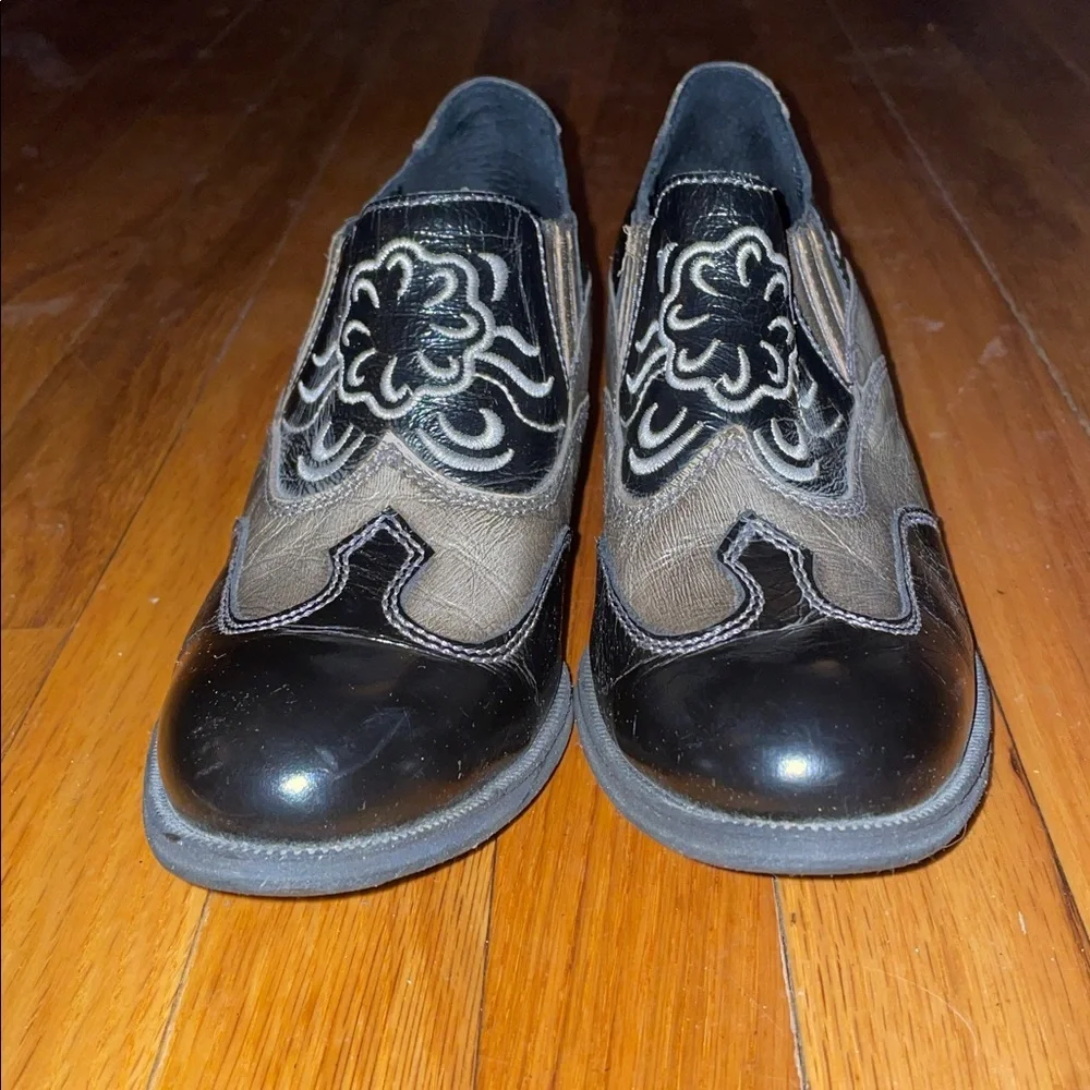 Born Napa Booties.  Leather.  Embroidered.  Floral Design. Size 7.